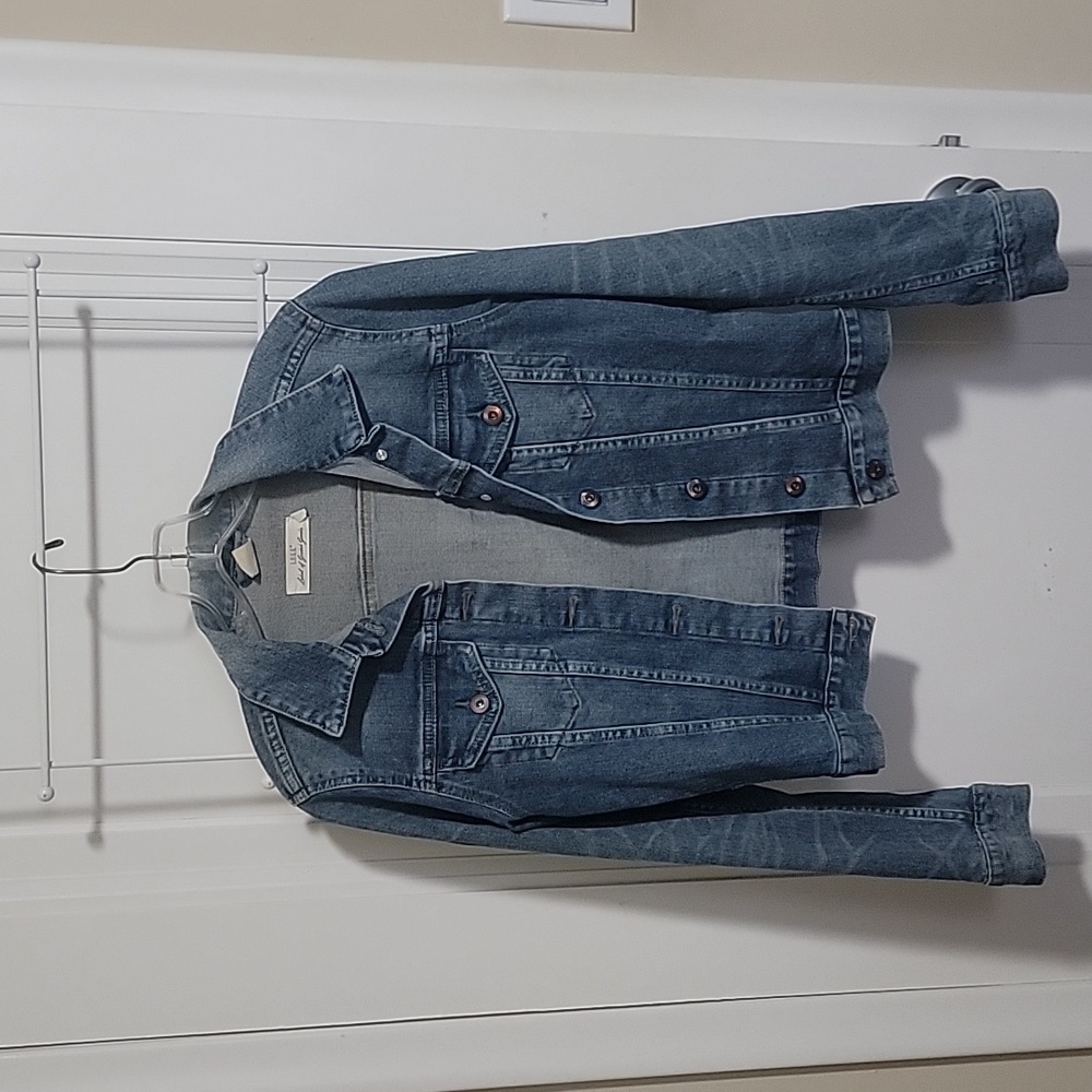Medium Wash Denim Jacket US 6